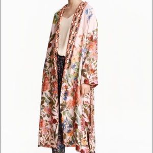 ❌ SOLD ❌ Zara Kimono Robe